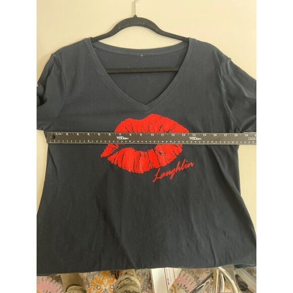 Women Laughlin, NV Kiss Lips Red Lips Graphic Tee Metallic Sz L - Picture 7 of 7